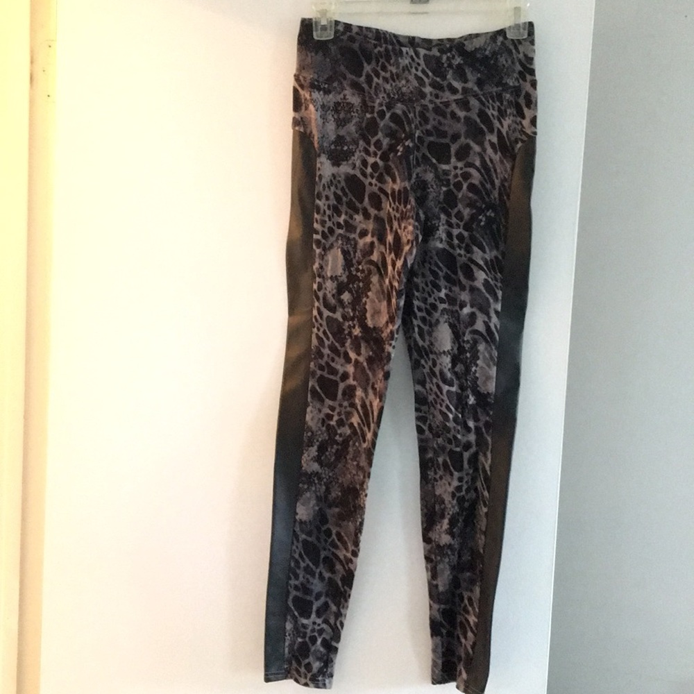 Leggings with faux leather on each side